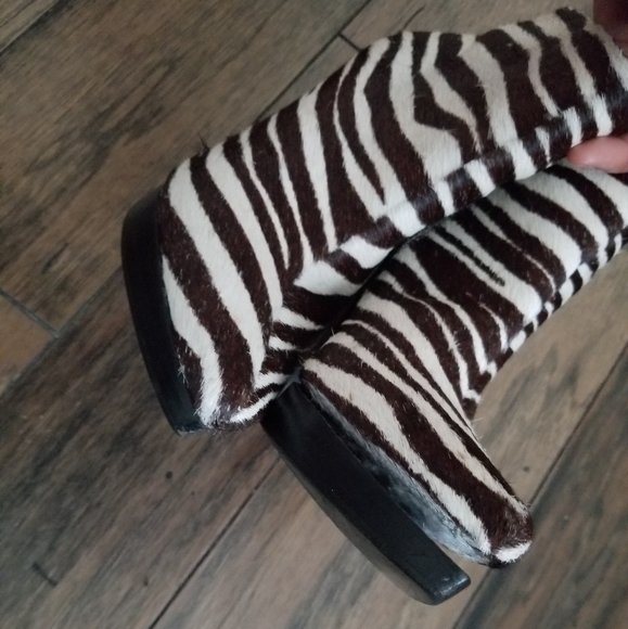Steve Madden Mohair Zibra Print Platform Ankle Boots Survey Size 7 M - Picture 8 of 12